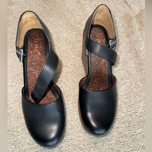 b.o.c. Born Concept Alyson Wedge Pump size 9
